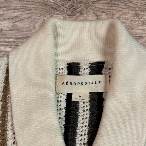 NWOT- Aeropostale Men’s Knit Cardigan with Stripes Size Medium - Picture 3 of 5